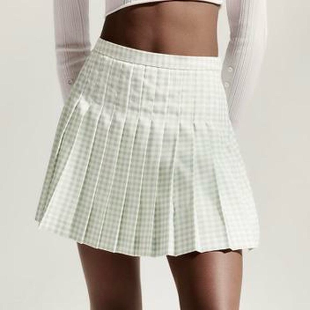 Zara pleated gingham skort. Packed on a trip but never wore. Size XS.